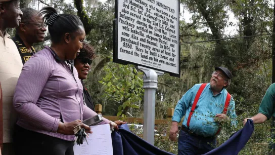 Unveiling of a sign